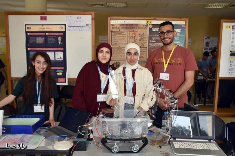 تألّق و3 جوائز لطلاب ثانوية رفيق الحريري في مباراة العلوم 2025 ومعرض " Do Your Bit 2025 " (خبر + 7 صور)